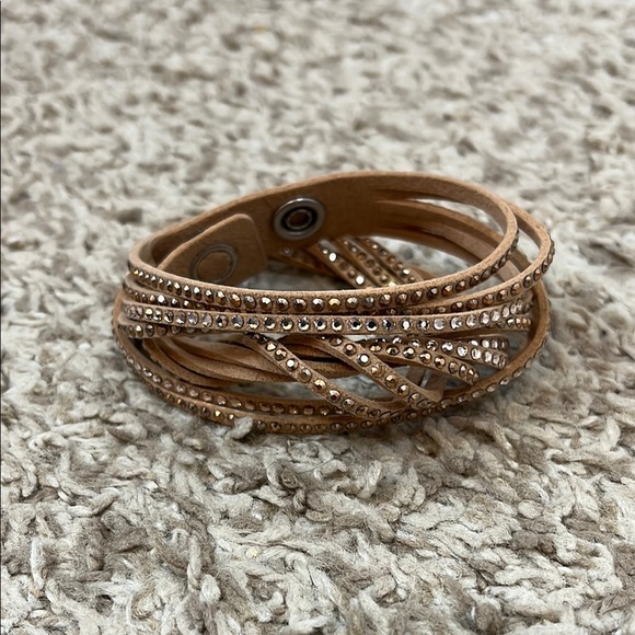 Francesca's Jewelry Bundle Set - Earrings Necklace Bracelet - Picture 9 of 10